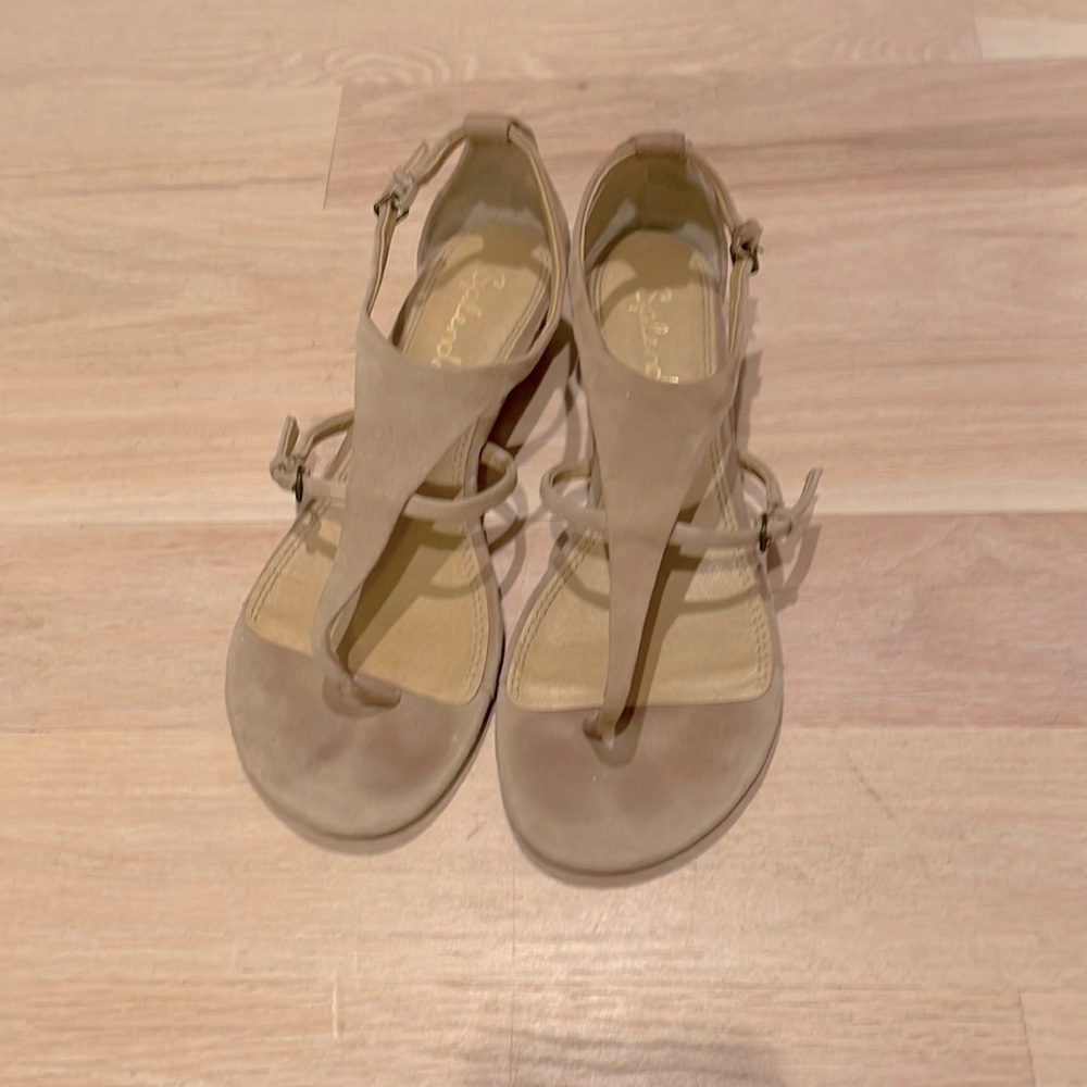 Splendid taupe nubuck sandals
